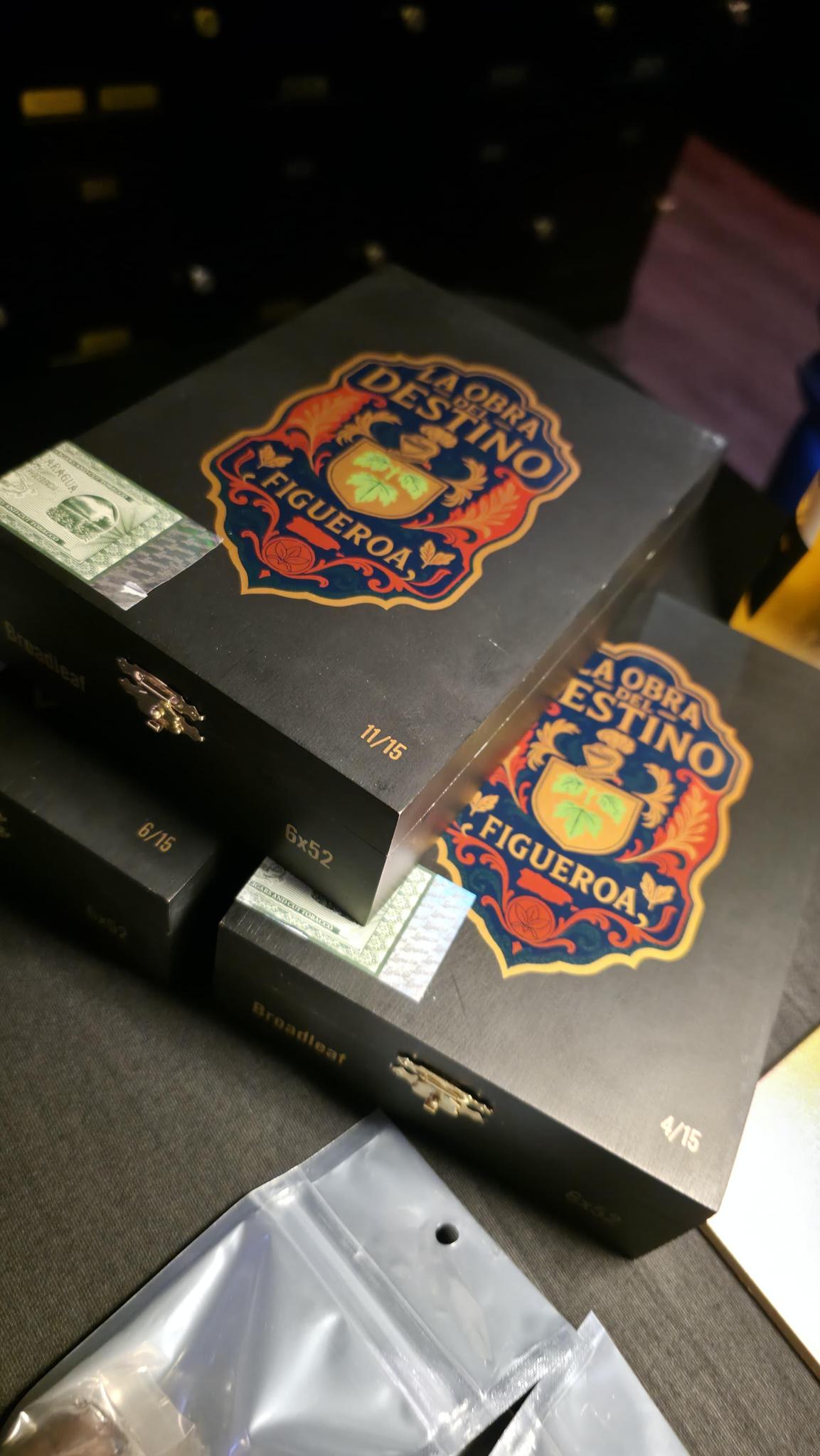 LA OBRA DEL DESTINO BROADLEAF