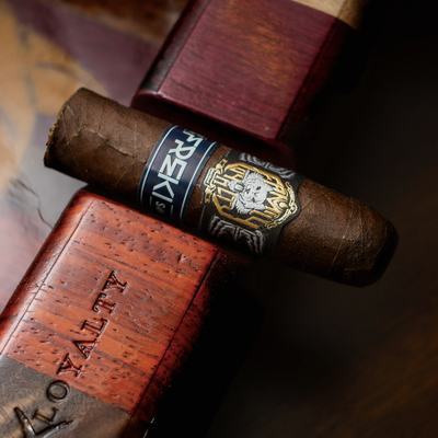Family By Loyalty Freki Gran Toro 6x54