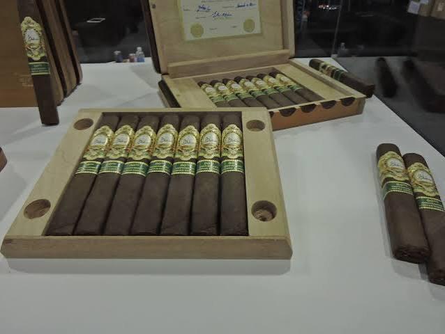 LA GALERA 90TH ANNIVERSARY BOX PRESS